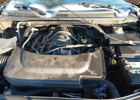 2008 Jeep Commander Overland из США, поврежденный, VIN 1J8HG68228C175604